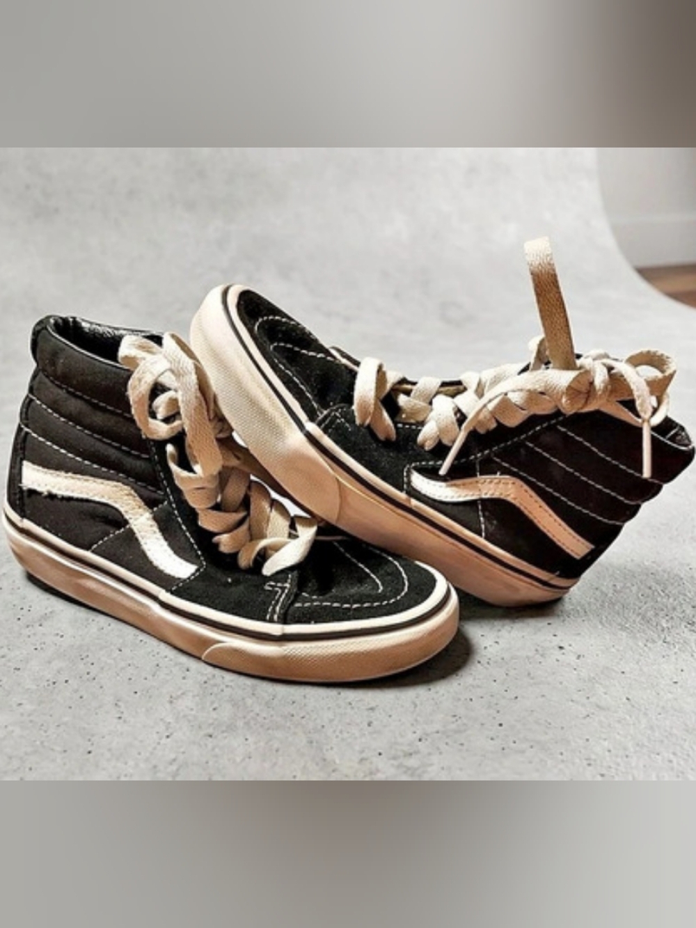 Vans Sk8-Hi Classic Black & White Suede Canvas High Top Sneakers Size 12